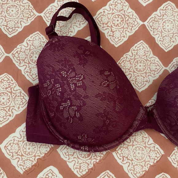 32 B maroon lace padded bra missing tag and size - Picture 2 of 4